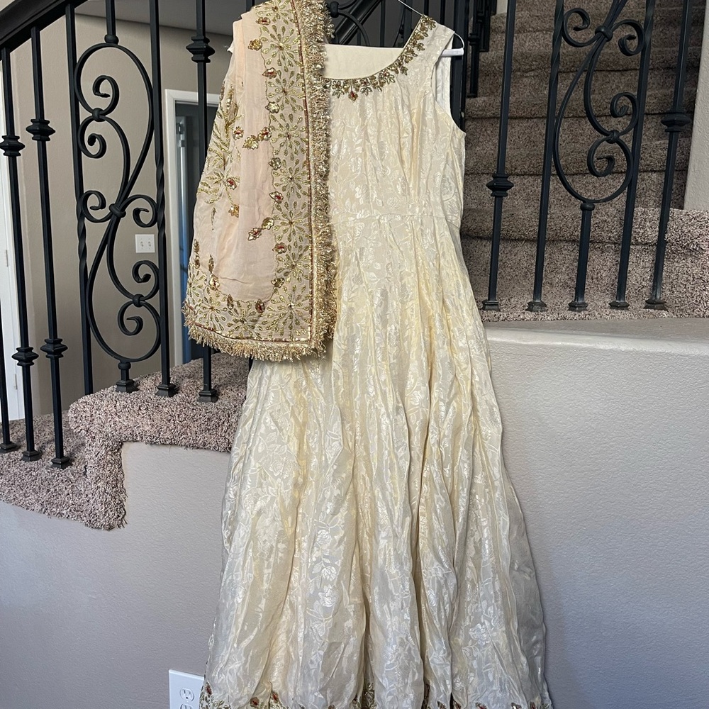 Indian Set: Tunic, Pants, & Dupatta